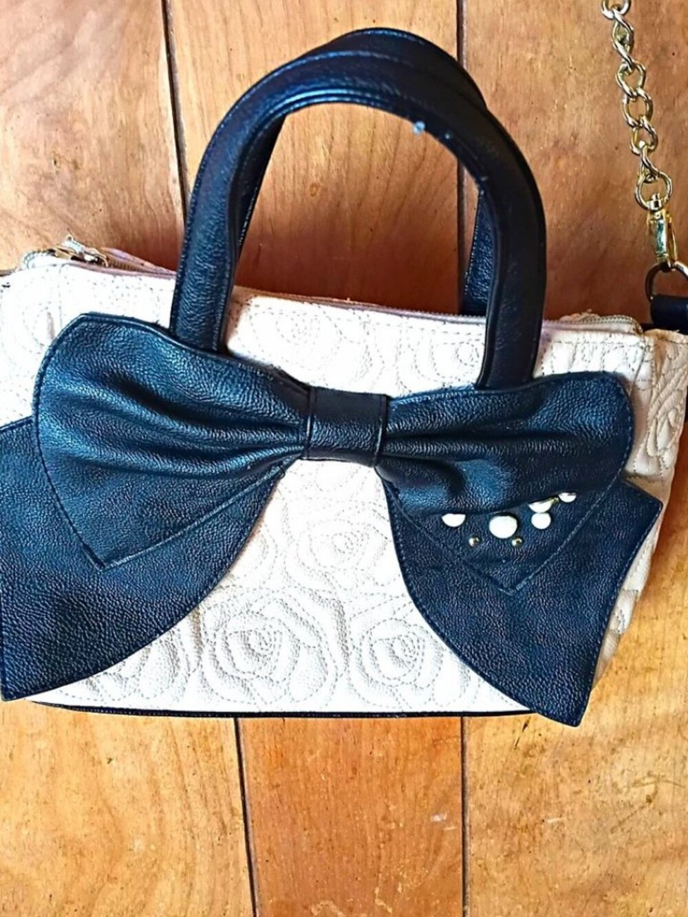 Betsey Johnson Black White Bow Satchel Purse Crossbody Gold Chain Handbag